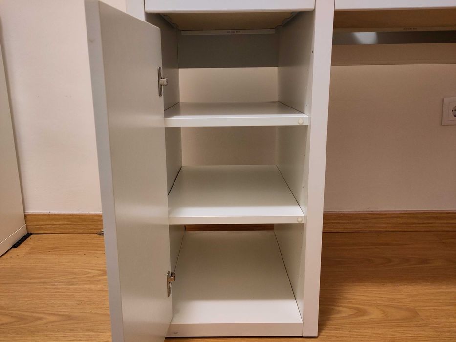 Secretária MICKE IKEA Branca – Bom Estado com mínimas marcas de uso