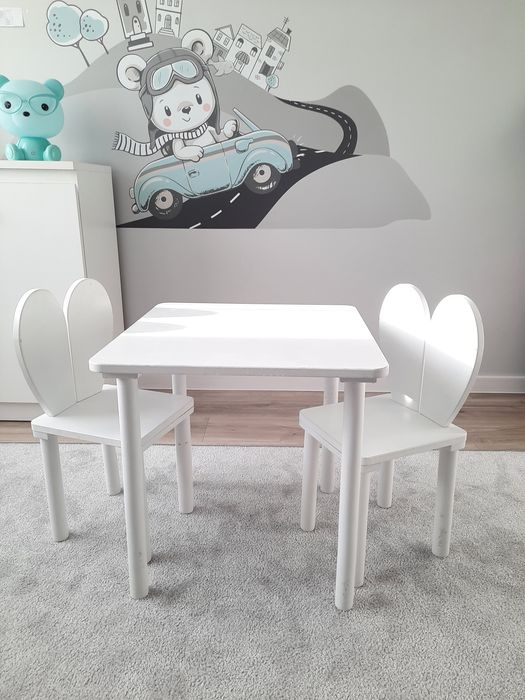 Stolik z krzesełkami