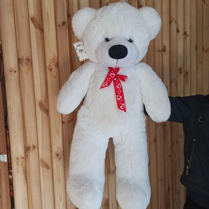 Шикарний подарунок. Величезний ведмідь. Новий.
