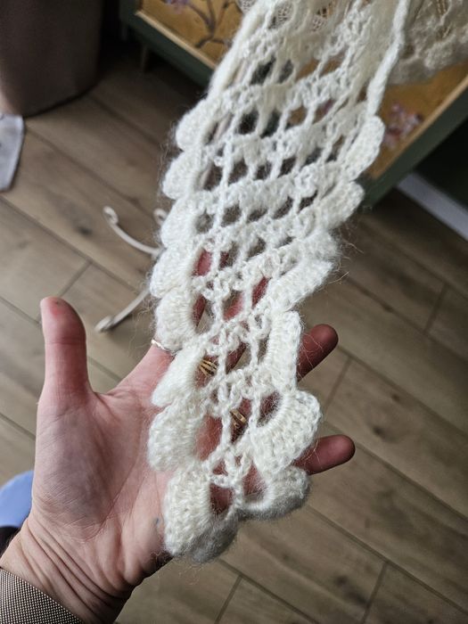 Wełniana Śmietankowa Chusta / szal / etola damska Trójkąt Ażurowy Splo