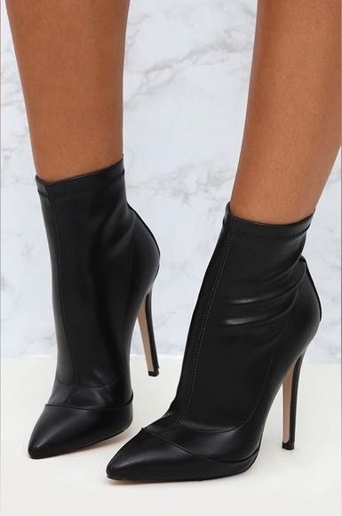 Черевички 38р. ( повністю нові) — 1200 грн