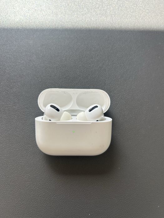 AirPods Pro 1 geracão (Apple) – com defeito (lado direito com ruído)