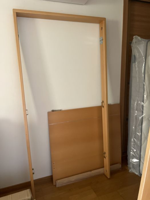 Camas de solteiro 2.00 por 1.00 bom estado URGENTE