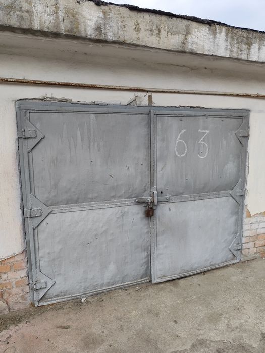 Продаю цегляний гараж в Зелених.