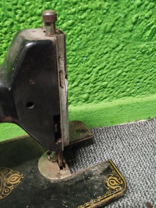 Sprzedam dwie maszyny do szycia