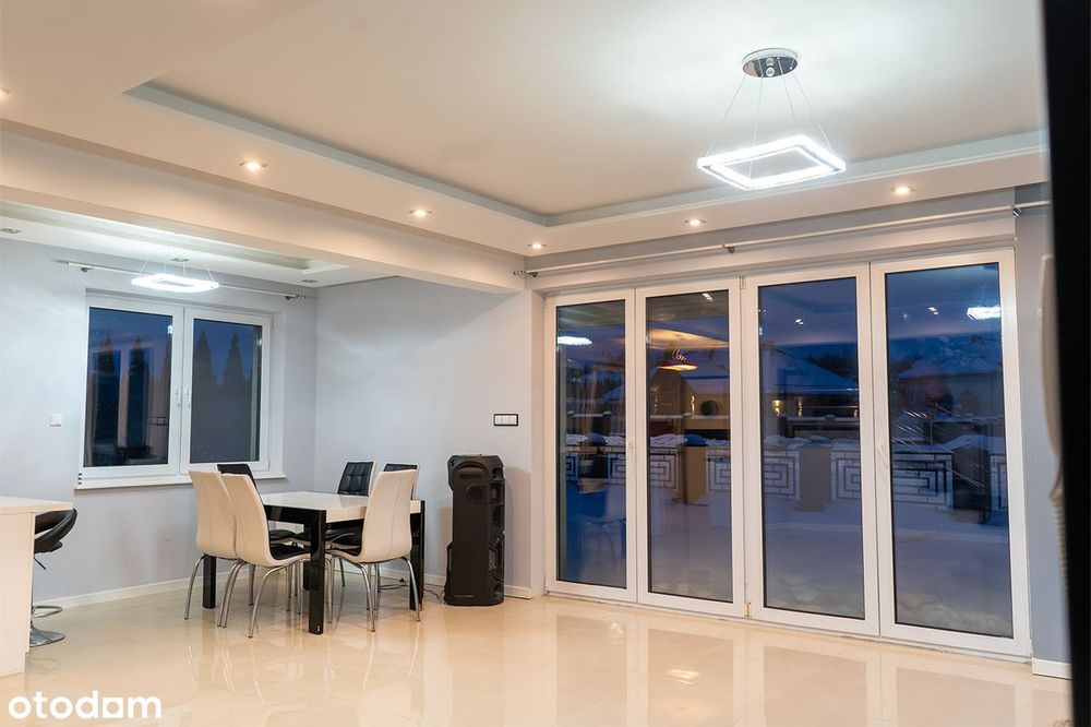 Dom wolnostojący w świetnej lokalizacji