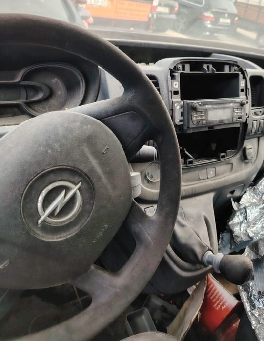 Opel Vivaro 1.6 Cdti de 2015 sem motor, com documentos em ordem (Leia toda a descrição do anuncio)