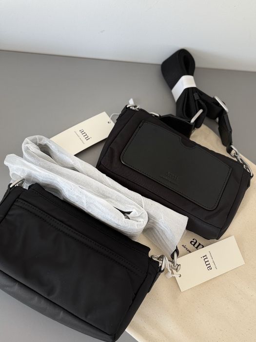 Жіноча сумка Ami de Coeur від Ami Paris крос боді месенджер