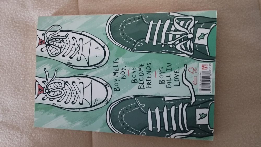 "Heartstopper: volume 1" em inglês