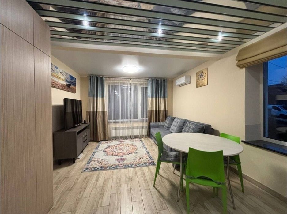 Здається 2-х кімнатна квартира - студія і спальня, район Нагорки