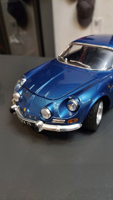 Модель  1/16 Alpine A110 Burago Italy
