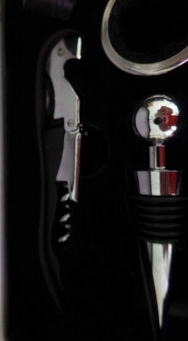 Conjunto de 4 peças para Vinho, Novo (BOX)