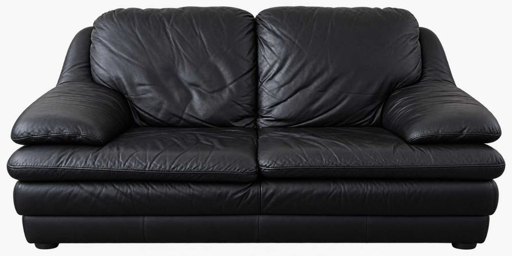 Sofa preto confortavel