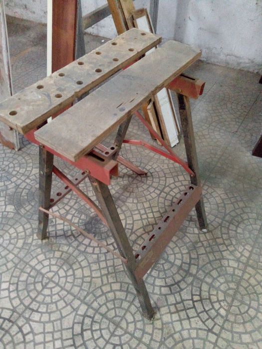 Mesa de trabalho com torno