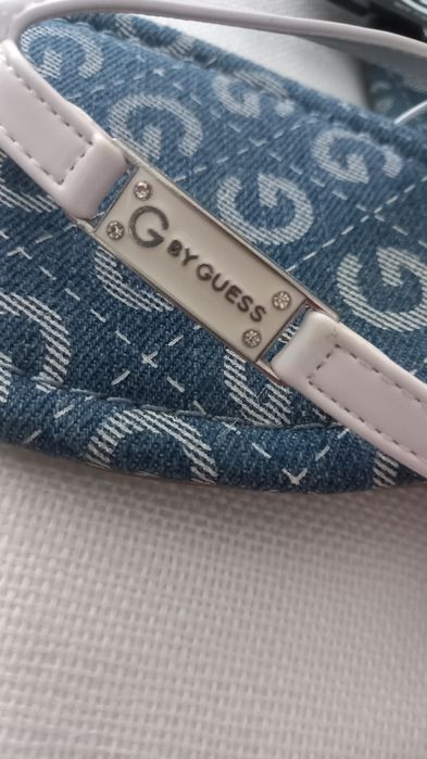 Japonki Guess  rozmiar 8