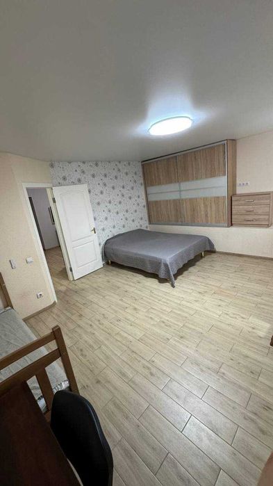 Продам 2  кімнатну квартиру з евроремонтом вул. Коксовая 16