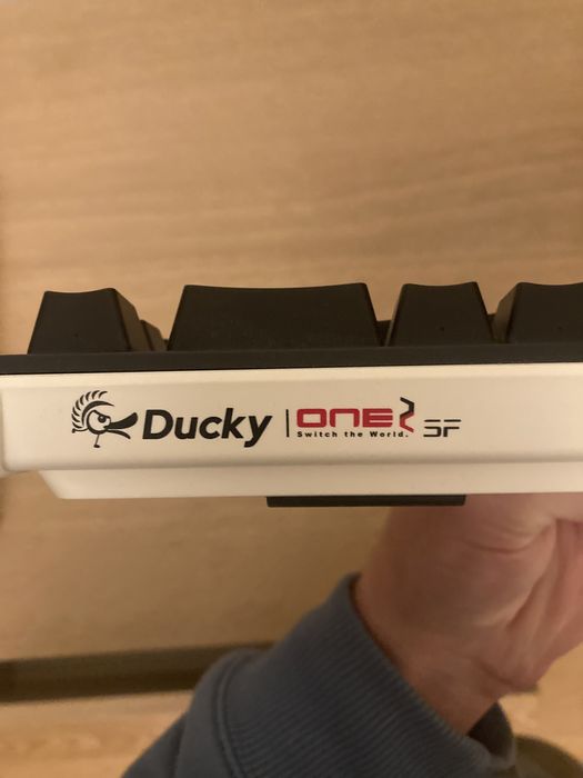 Teclado  Mecânico Ducky ONE 2 SF RGB ABS PT 65% Cherry MX Silent Red