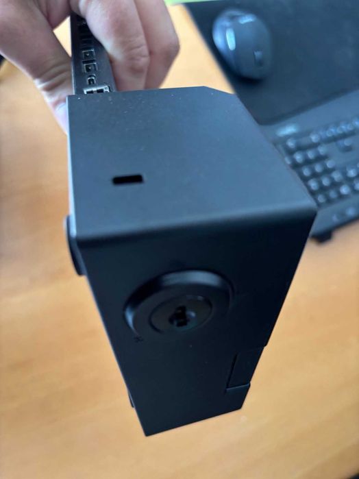 Doca Thinkpad Ultra Dock 40AH com carregador e chaves