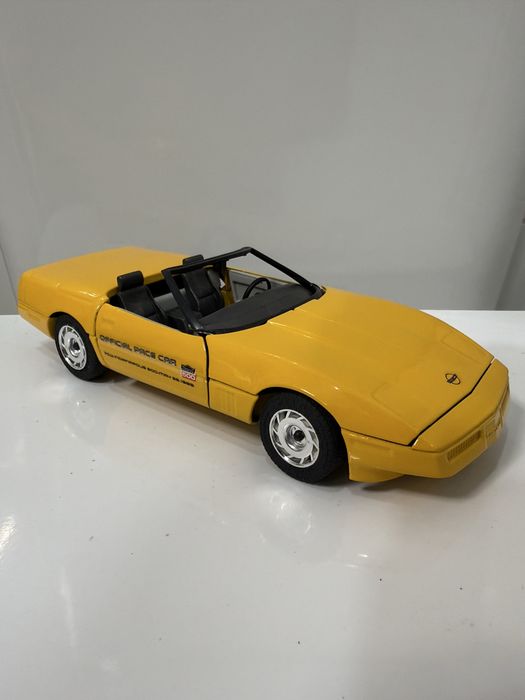 Conjunto Corvette Chevrolet 1/24 + 1/38