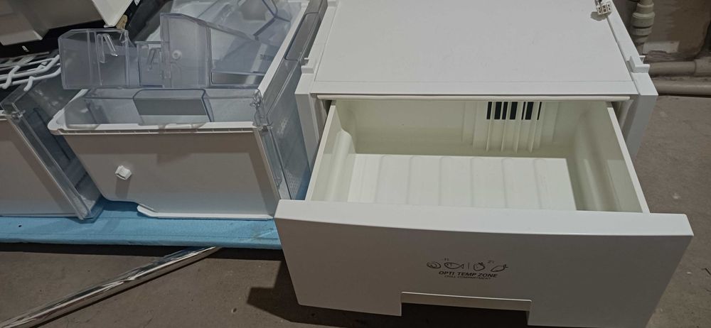 холодильник LG GB7143A2HZ полки шухляди холодильник LG GB7143A2HZ