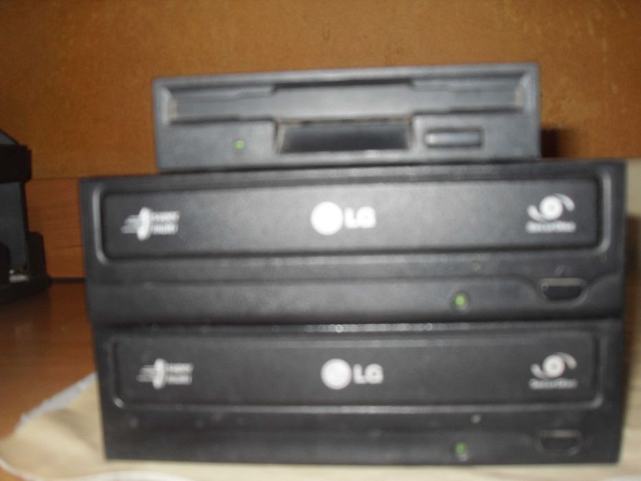 Два Дисковода LG и дисковод для дискет