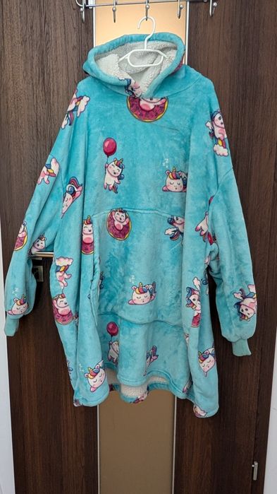 Ciepła bluza koc oversize z kapturem Bloozie w jednorożce