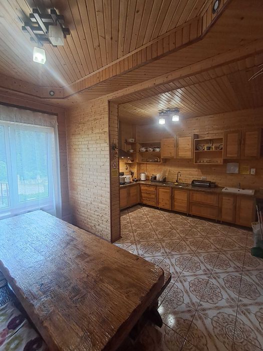 Садиба - котедж "Пролісок" в с. Яблуниця біля Буковелю.