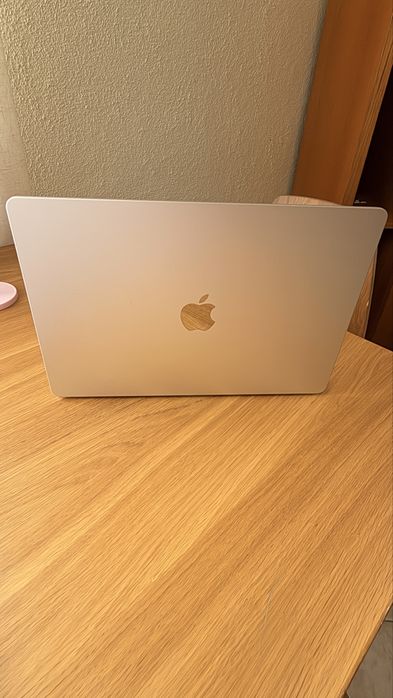 MacBook Air 15” M2 2023 — 8GB RAM — 512GB SSD — Estado irrepreen