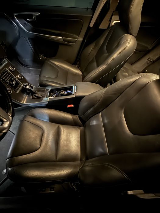 Volvo Xc60 2.0 D4 — photo 5