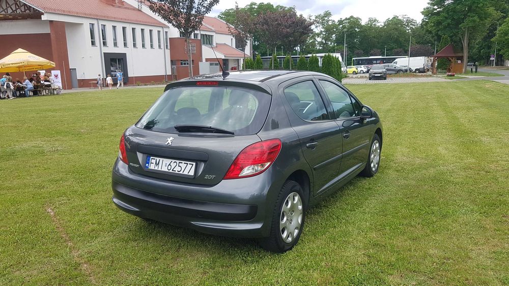 PEUGEOT 207 1.4benzyna 8v 75km 2010r PANORAMA DACH bluetooth KLIMATYZACJA