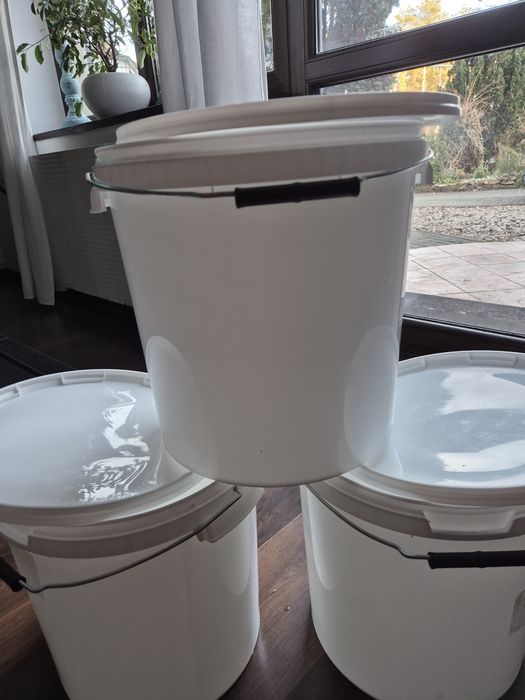 Wiaderka plastikowe z przykrywką 20l po art spożywczych