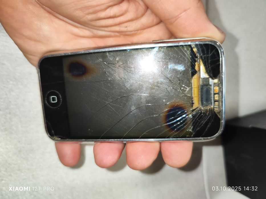 Продам Apple Iphone 2g 8 gb