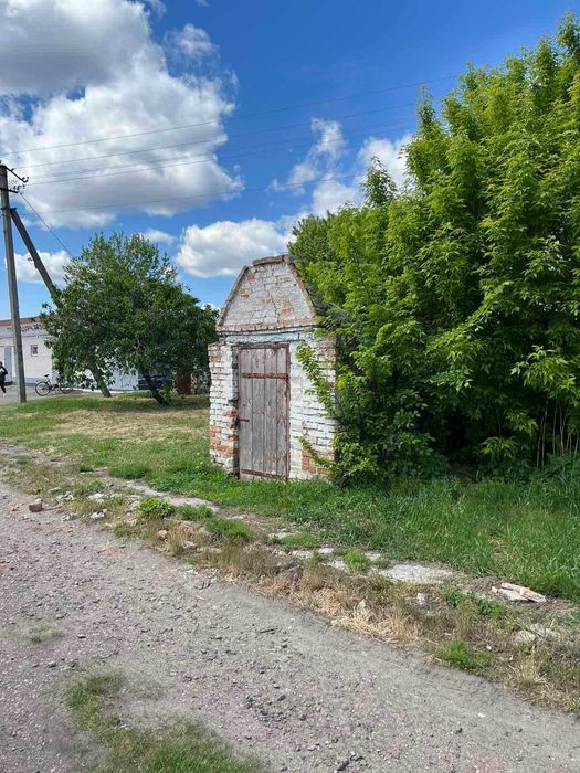 Продаж гарного комерц. приміщення під ремонт с. Великий Хутір