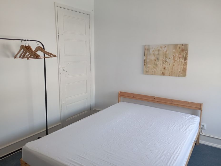 Arrenda-se quarto