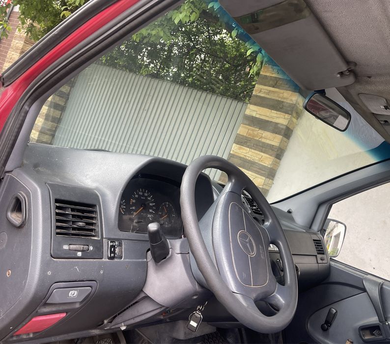 Samochód auto Mercedes Vito 2,3 D