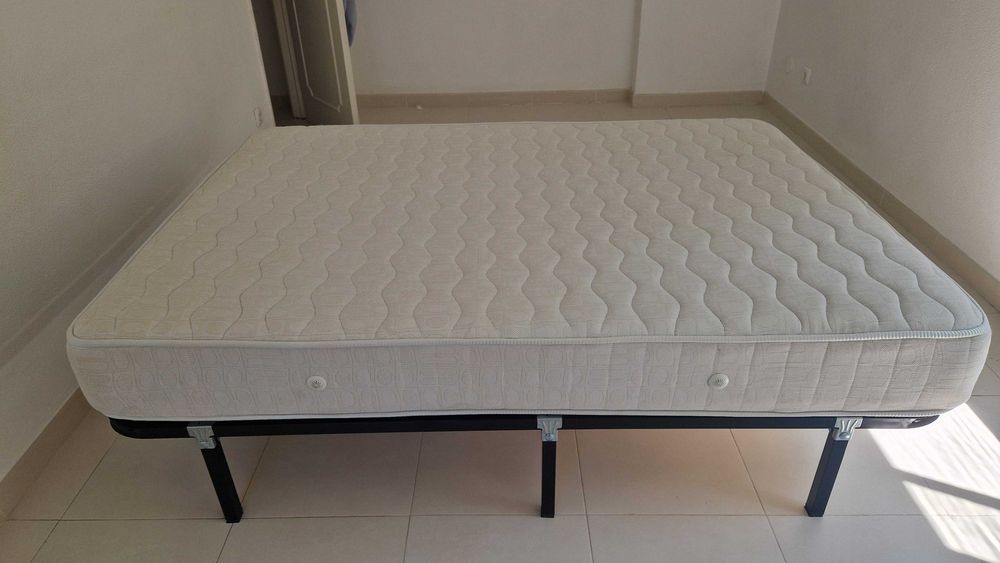 Sommier e Colchão Modelo Confort, marca Climax 183 cm x 133 cm