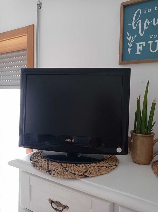 Televisor LCD MITSAI