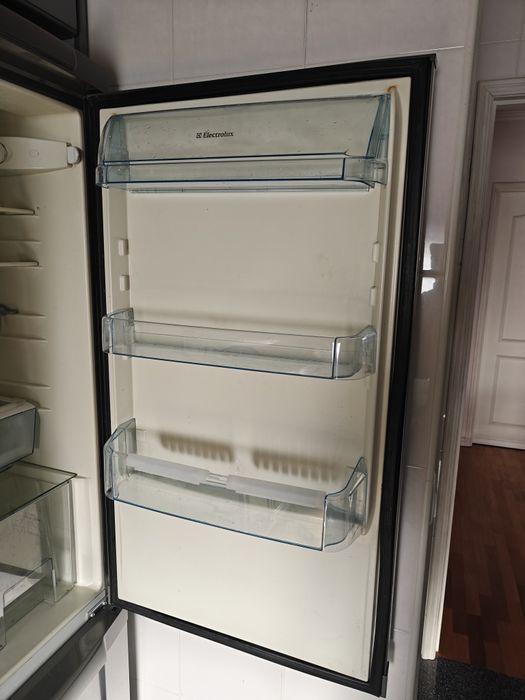 Frigorífico Electrolux Fresh frost free, usado e a funcionar
