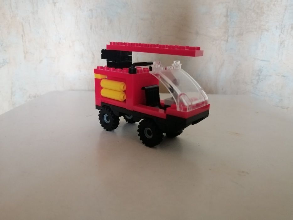 Конструктор Транспорт (пожарная машина, патрульный джип и трактор)