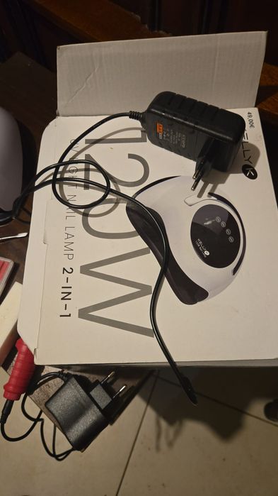 Máquina de fazer unhas com luz