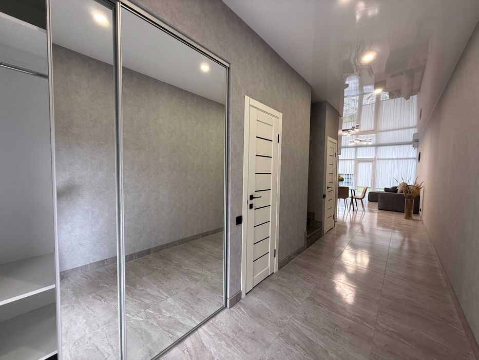 Оренда Тауну в комплексі, М Лісова, Лівий берег, ГЕНЕРАТОР БЕЗ КОМІСІІ