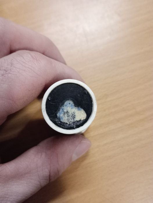 Kolekcjonerski pojemnik po wodzie kolońskiej