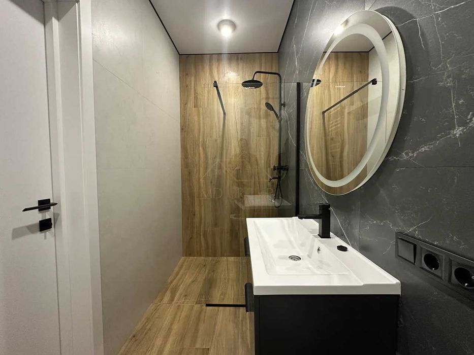 Продаж таунхауса з РЕМОНТОМ в гарній локації біля ЖК Калинова Слобода