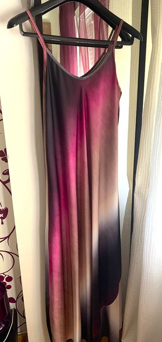 Vestido comprido fluído, tons degradé de bordeaux a bege, T. Único