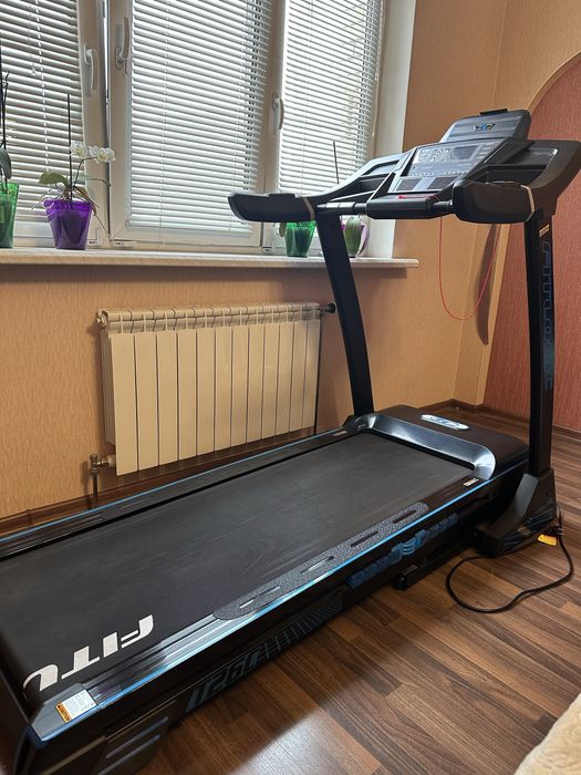 Бігова доріжка FitLogic Т26С