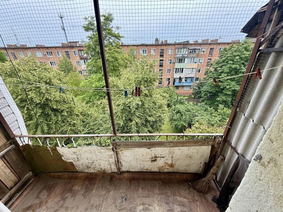 Продається 3-кімнатна квартира з індивідуальним опаленням. Центр міста