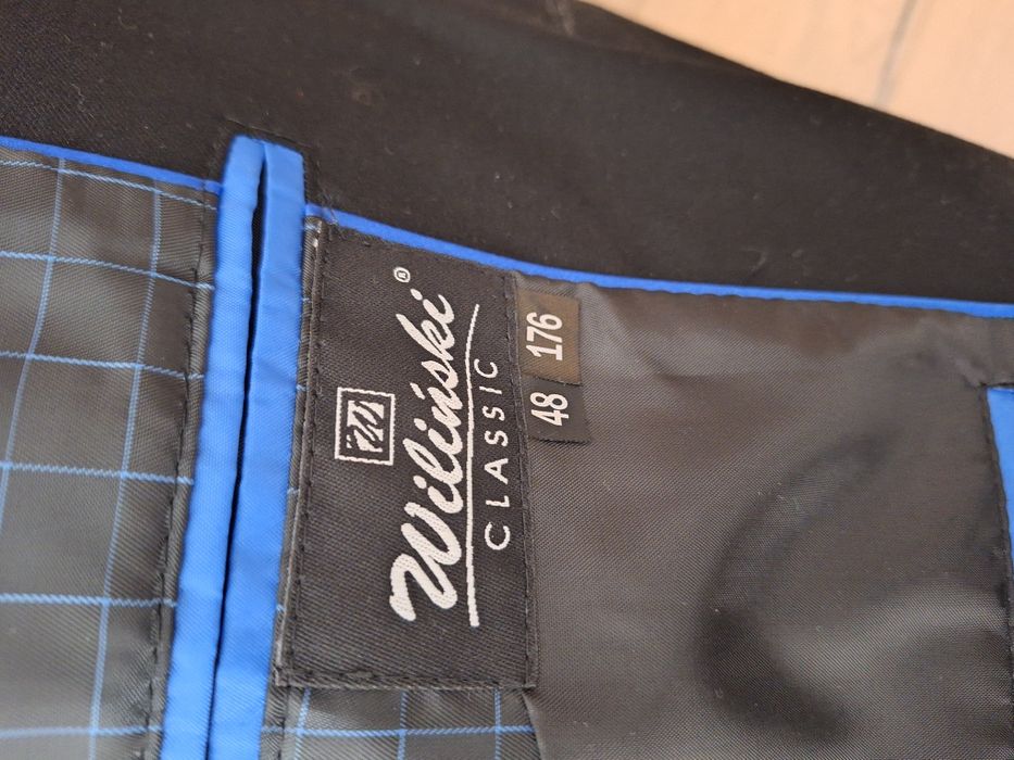 Sprzedam czarny garnitur