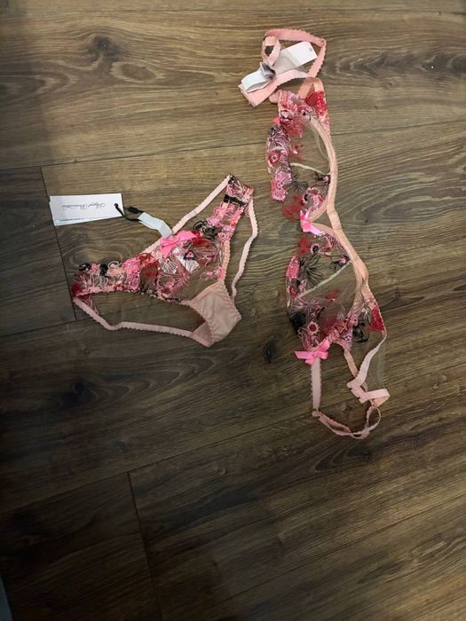 Продам нову шикарну білизну (бюст+труси)  Аgent provocateur