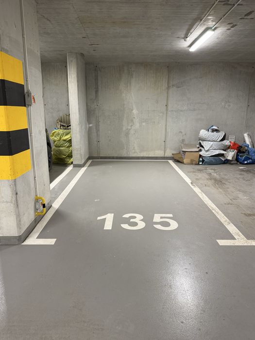 5 dzielnica Wrocławska 53A/B- Miejsce postojowe do wynajecia