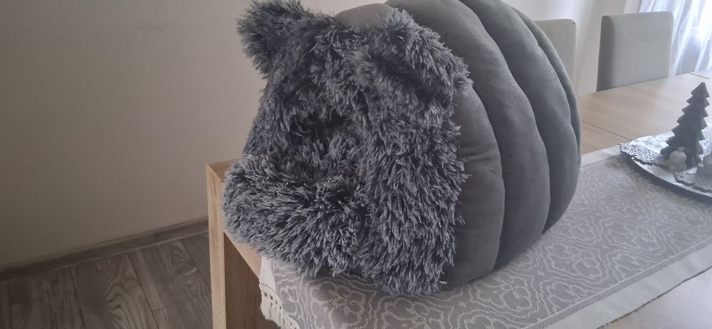 Domek , legowisko dla kota pluszowy nowy